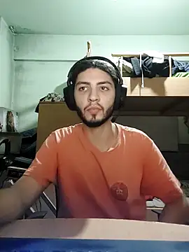 Snapshot of kleineid77 chatting on 11-04-25, 07:24 kleineid77 online show from 11-04-25, 07:24