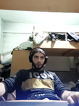 Snapshot of kleineid77 chatting on 11-19-25, 05:46 kleineid77 online show from 11-19-25, 05:46