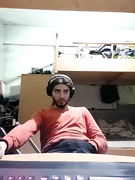 Snapshot of kleineid77 chatting on 01-05-26, 05:27 kleineid77 online show from 01-05-26, 05:27