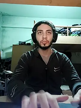 Snapshot of kleineid77 chatting on 01-14-26, 10:47 kleineid77 online show from 01-14-26, 10:47