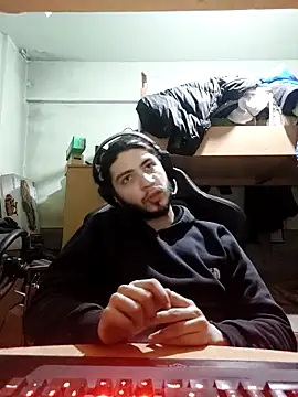 Snapshot of kleineid77 chatting on 02-19-26, 06:26 kleineid77 online show from 02-19-26, 06:26