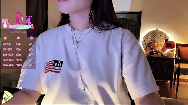 Snapshot of Berrysweet_68 chatting on 10-19-25, 04:18 Berrysweet 68 online show from 10-19-25, 04:18