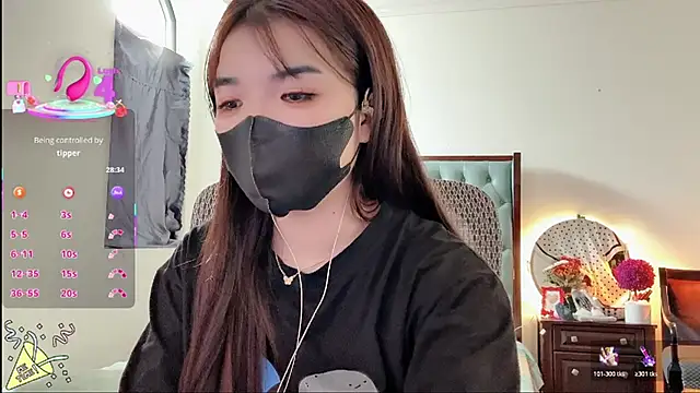 Snapshot of Berrysweet_68 chatting on 10-22-25, 05:19 Berrysweet 68 online show from 10-22-25, 05:19