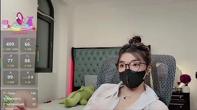 Snapshot of Berrysweet_68 chatting on 11-13-25, 03:33 Berrysweet 68 online show from 11-13-25, 03:33