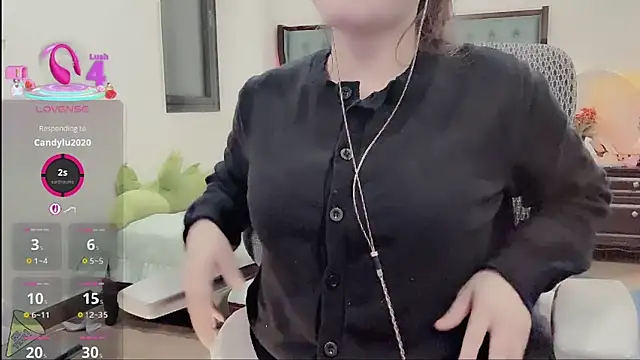 Snapshot of Berrysweet_68 chatting on 12-19-25, 03:52 Berrysweet 68 online show from 12-19-25, 03:52