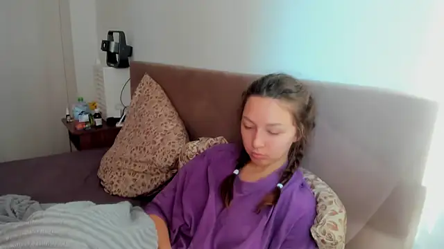 Snapshot of Adela_Vetta chatting on 09-30-25, 12:10 Adela Vetta online show from 09-30-25, 12:10