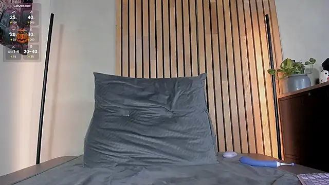 Snapshot of honeyhot69__ chatting on 10-10-25, 11:31 honeyhot69 online show from 10-10-25, 11:31