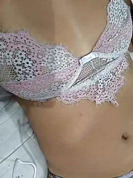 Snapshot of fernandasweet chatting on 01-17-25, 03:23 fernandasweet online show from 01-17-25, 03:23