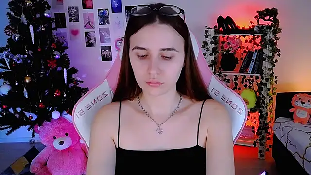 AliceCharmy online show from 12-13-24, 12:17