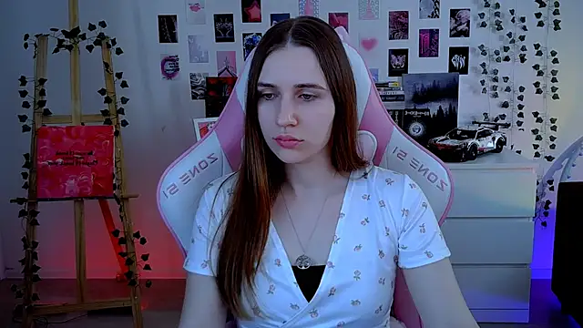 AliceCharmy online show from 10-16-25, 05:30