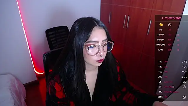 Snapshot of megan_bluee23 chatting on 02-13-25, 02:20 megan bluee23 online show from 02-13-25, 02:20