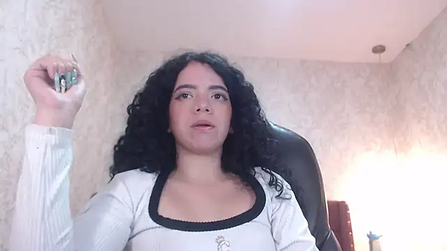 Snapshot of EmmaCowperr chatting on 01-05-25, 09:05 EmmaCowperr online show from 01-05-25, 09:05