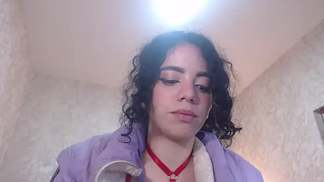 Snapshot of EmmaCowperr chatting on 01-10-25, 06:42 EmmaCowperr online show from 01-10-25, 06:42