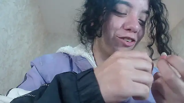 Snapshot of EmmaCowperr chatting on 01-15-25, 04:36 EmmaCowperr online show from 01-15-25, 04:36