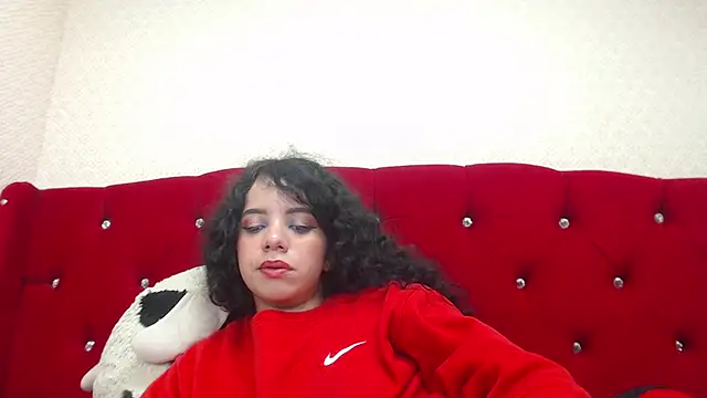 Snapshot of EmmaCowperr chatting on 02-04-25, 02:32 EmmaCowperr online show from 02-04-25, 02:32