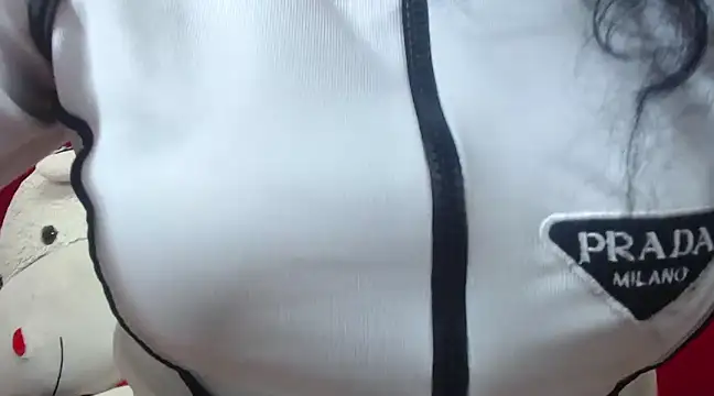 Snapshot of EmmaCowperr chatting on 02-05-25, 06:37 EmmaCowperr online show from 02-05-25, 06:37