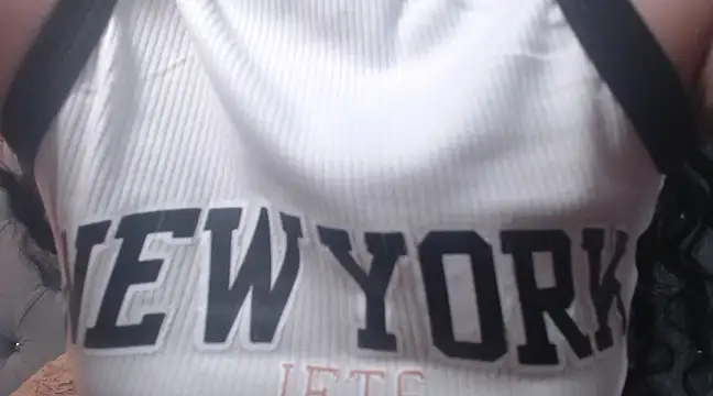 Snapshot of EmmaCowperr chatting on 02-24-25, 07:52 EmmaCowperr online show from 02-24-25, 07:52