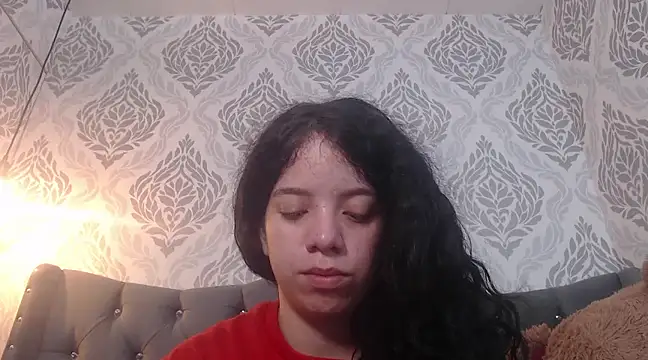 Snapshot of EmmaCowperr chatting on 02-25-25, 01:17 EmmaCowperr online show from 02-25-25, 01:17