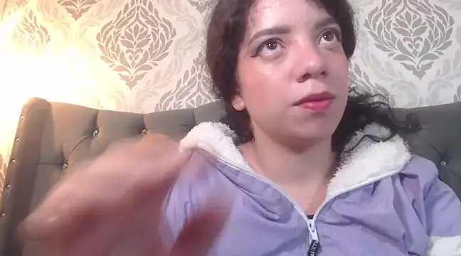 Snapshot of EmmaCowperr chatting on 02-26-25, 04:45 EmmaCowperr online show from 02-26-25, 04:45