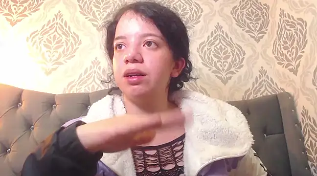 Snapshot of EmmaCowperr chatting on 02-27-25, 12:56 EmmaCowperr online show from 02-27-25, 12:56