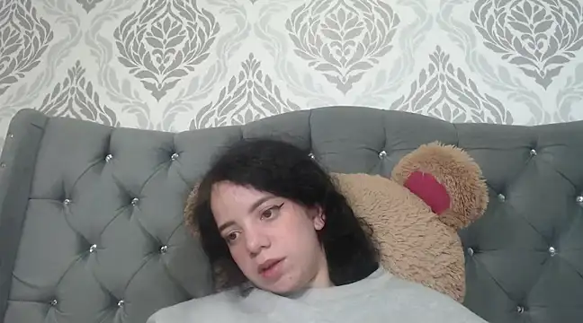 Snapshot of EmmaCowperr chatting on 03-03-25, 04:03 EmmaCowperr online show from 03-03-25, 04:03