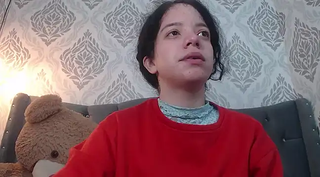 Snapshot of EmmaCowperr chatting on 03-04-25, 12:55 EmmaCowperr online show from 03-04-25, 12:55