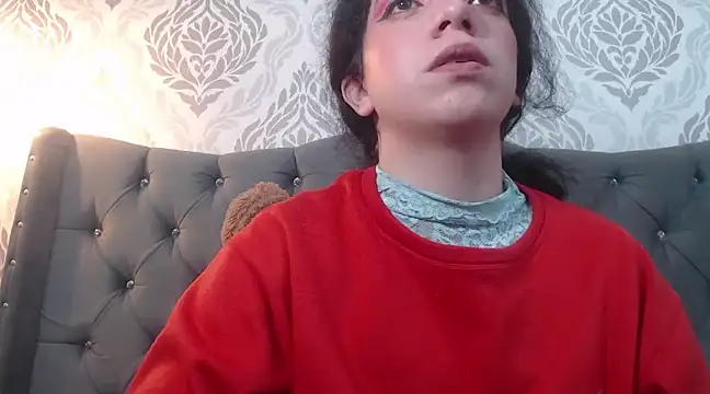 Snapshot of EmmaCowperr chatting on 03-04-25, 03:59 EmmaCowperr online show from 03-04-25, 03:59