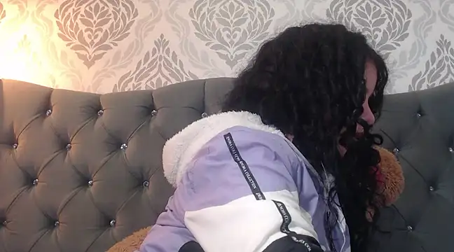 Snapshot of EmmaCowperr chatting on 03-06-25, 04:07 EmmaCowperr online show from 03-06-25, 04:07