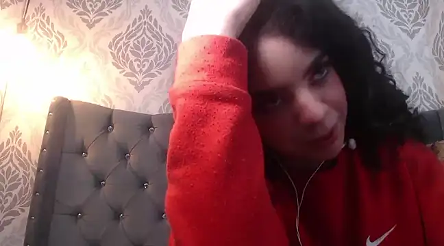 Snapshot of EmmaCowperr chatting on 03-10-25, 02:48 EmmaCowperr online show from 03-10-25, 02:48