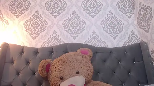 Snapshot of EmmaCowperr chatting on 03-12-25, 02:34 EmmaCowperr online show from 03-12-25, 02:34