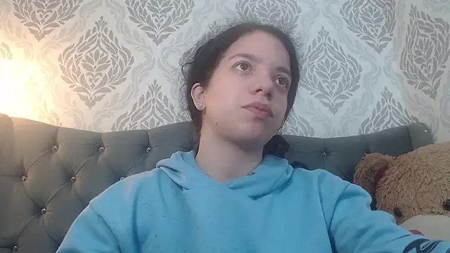 Snapshot of EmmaCowperr chatting on 03-15-25, 08:43 EmmaCowperr online show from 03-15-25, 08:43