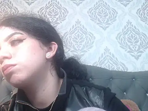 Snapshot of EmmaCowperr chatting on 03-18-25, 02:59 EmmaCowperr online show from 03-18-25, 02:59