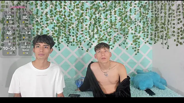 Snapshot of oliverhot2005 chatting on 11-16-25, 03:06 oliverhot2005 online show from 11-16-25, 03:06