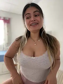 Snapshot of melanny10 chatting on 03-02-25, 11:39 melanny10 online show from 03-02-25, 11:39