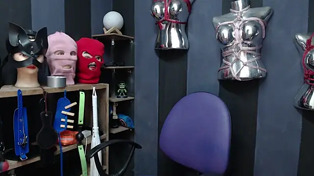 LucyStrike  online show from 12-06-24, 04:25