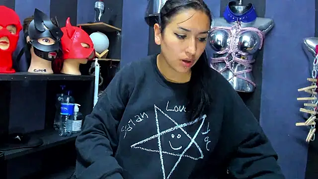 LucyStrike  online show from 02-14-25, 09:43