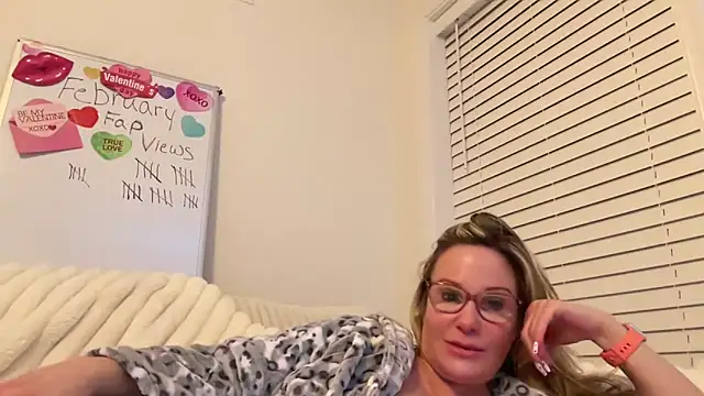 Milf Goddess online show from 02-24-25, 03:44