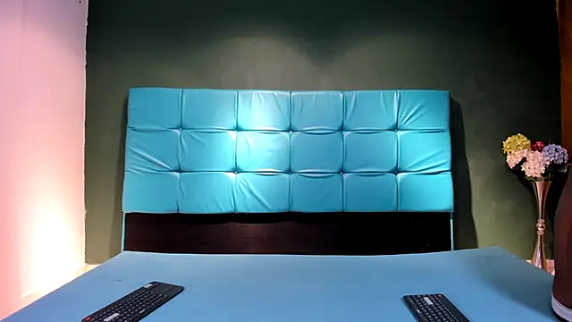 Snapshot of SexyBigCock01 chatting on 01-16-25, 10:23 SexyBigCock01 online show from 01-16-25, 10:23