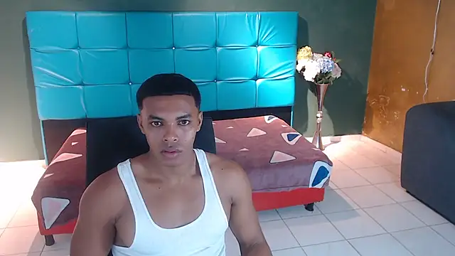 Snapshot of SexyBigCock01 chatting on 01-21-25, 12:07 SexyBigCock01 online show from 01-21-25, 12:07