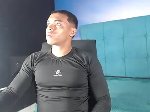 Snapshot of SexyBigCock01 chatting on 11-07-25, 01:22 SexyBigCock01 online show from 11-07-25, 01:22