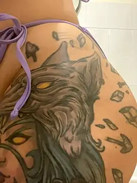 Snapshot of Luccreccia_ chatting on 11-06-25, 09:43 Luccreccia online show from 11-06-25, 09:43