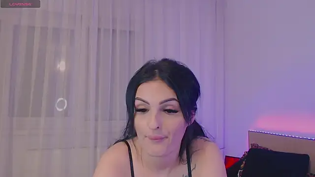 jesselines  online show from 11-18-25, 07:40