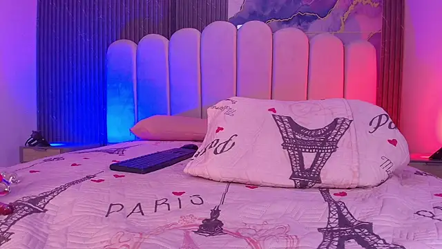 hot dione online show from 04-18-26, 08:09