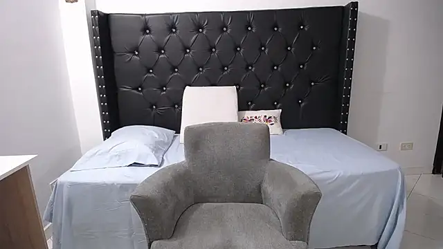 renata salinas 1 online show from 02-20-26, 09:04