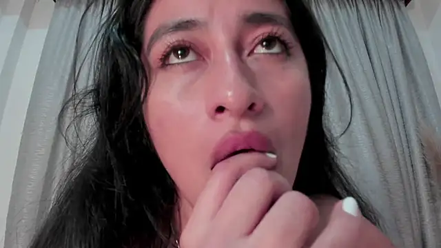 Snapshot of LisaHadwin chatting on 01-07-25, 09:14 LisaHadwin online show from 01-07-25, 09:14