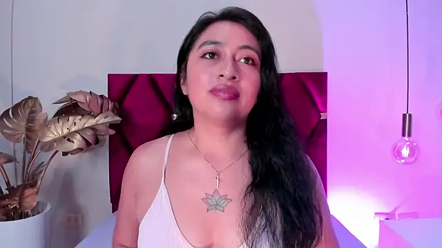 Snapshot of LisaHadwin chatting on 02-19-25, 06:21 LisaHadwin online show from 02-19-25, 06:21