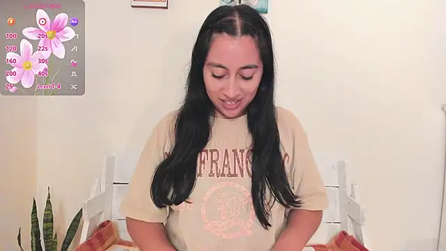 Snapshot of LisaHadwin chatting on 10-10-25, 10:42 LisaHadwin online show from 10-10-25, 10:42