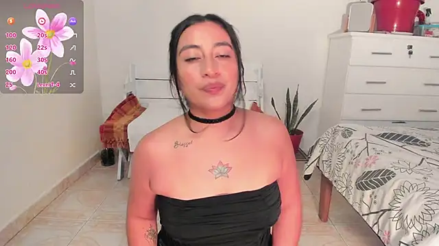 Snapshot of LisaHadwin chatting on 10-23-25, 08:18 LisaHadwin online show from 10-23-25, 08:18