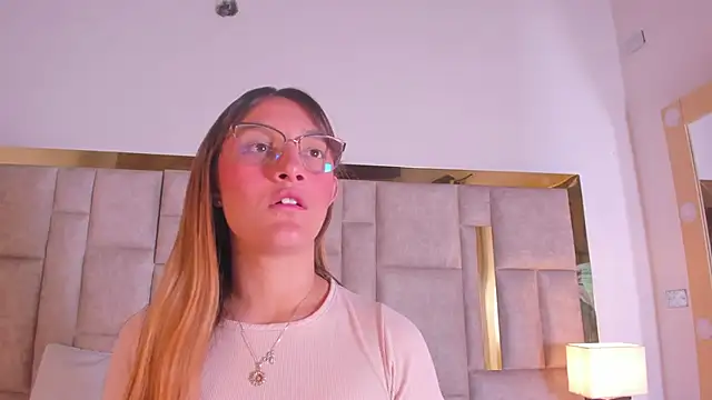 Ruth harvey  online show from 09-14-25, 04:11