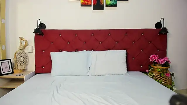 Ruth harvey  online show from 11-26-25, 01:12